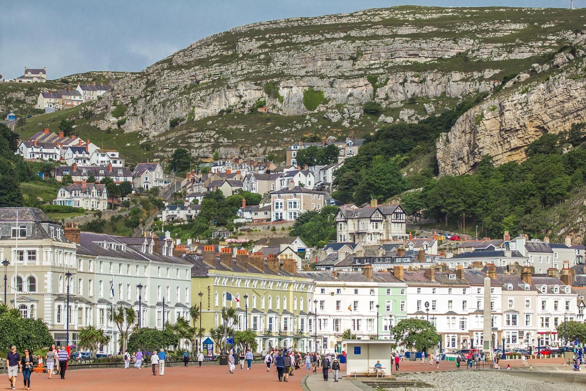 Cosy 1 Bedroom Apartment In The Heart Of Llandudno Extérieur photo